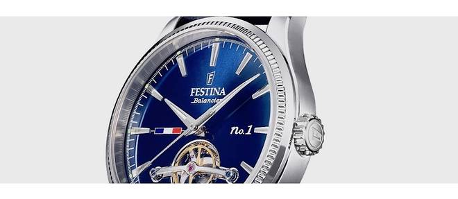 Destinee a celebrer le 120e anniversaire de la marque Festina aujourd'hui espagnole mais nee en Suisse en 1902, cette montre met en avant la presence dans son boitier d'un mecanisme automatique francais.
