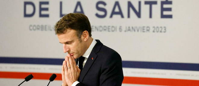 Emmanuel Macron lors de ses voeux aux acteurs de la sante, au Centre hospitalier sud-francilien de Corbeil-Essonnes, le 6 janvier 2023. 
