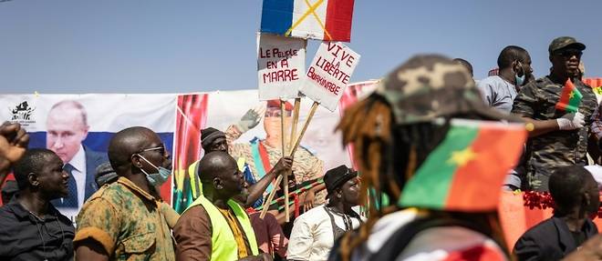 Burkina: le gouvernement demande le retrait des troupes francaises, Paris veut des clarifications
