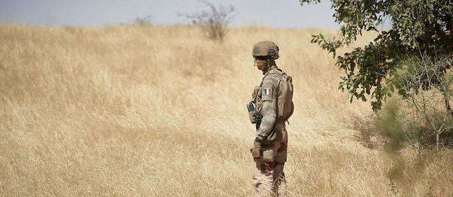 En denoncant l'accord de 2018 qui permettait le stationnement de 400 membres des forces speciales francaises de l'operation Sabre dans un cantonnement aux environs de Ouagadougou, les autorites burkinabe ont envoye un signal tres negatif a la France. 
