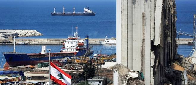Liban: le procureur general inculpe dans l'affaire de l'explosion du port