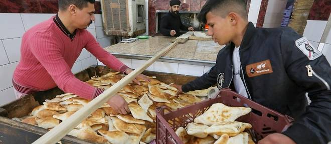 En Irak: le "samoun", pain en forme de losange, est un tresor national
