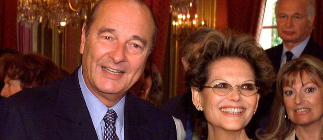 A la question de savoir si Chirac a perdu la tete pour elle, Claudia Cardinale repond sans detour :  << Mais non ! Ce n'est absolument pas vrai. >>
