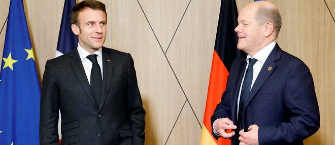Emmanuel Macron et Olaf Scholz en marge du sommet UE-Balkans a Tirana, le 6 decembre 2022.
