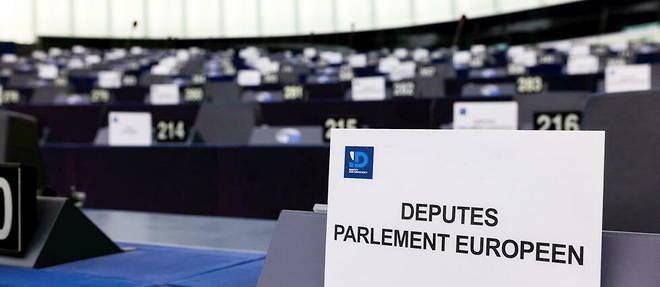 Au Parlement europeen a Strasbourg, le 14 fevrier 2022.
