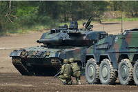 Un char de combat Leopard 2 de l'armee allemande dans une zone d'entrainement militaire a Munster, dans le nord de l'Allemagne.
