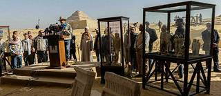 Zahi Hawass, archéologue égyptien très médiatique, a dévoilé de nouvelles découvertes du monde antique, datant de plusieurs milliers d'années avant notre ère.
