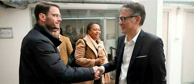 Nicolas Mayer-Rossignol (a gauche), Helene Geoffroy et Olivier Faure, lors d'une entrevue lundi au siege du PS, a Ivry. 