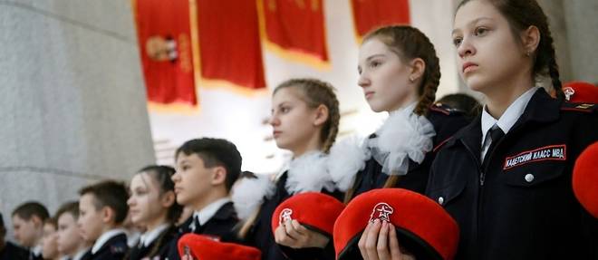 "Fidele a la Mere Patrie!": en Russie, une "Armee des jeunes"
