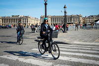 La mairie socialiste de Paris, Anne Hidalgo, en promenade a velo le 18 septembre 2022.
