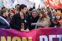 Jean-Luc Mélenchon en tête de cortège lors de la manifestation contre la réforme des retraites le 19 janvier à Marseille. 
