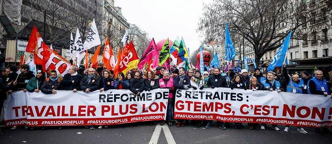 A Paris, la manifestation est partie pour demontrer son opposition a la reforme des retraites.
