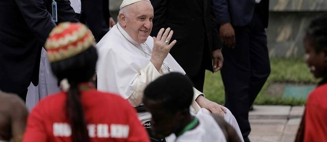 Le pape accueilli avec ferveur a Kinshasa