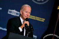 Joe Biden a refuse de repondre favorablement au besoin de son homologue ukrainien Volodymyr Zelensky, qui demande des avions de combat.
