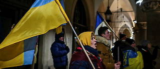 Des militants ukrainiens lors d'une manifestation en faveur de l'Ukraine sur la place du marché principal de Cracovie (Pologne), le 30 janvier 2023.
