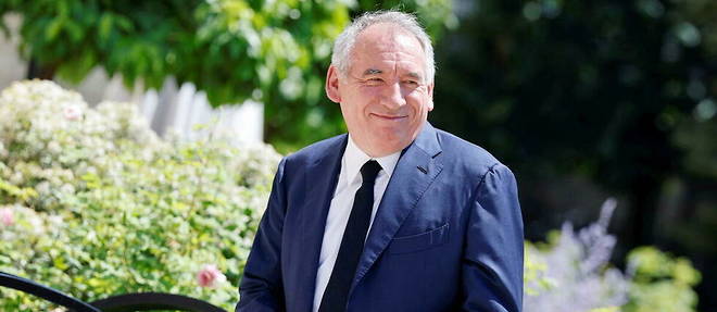Le parquet de Paris a requis un proces contre Francois Bayrou dans le cadre de l'affaire des assistants d'eurodeputes du MoDem.
