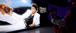 Une expérience immersive en l'honneur du 40 e  anniversaire de « Thriller » de Michael Jackson au Center 415 de New York, le 18 novembre 2022.
