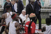 Le pape Francois a atterri, mardi 31 janvier en debut d'apres-midi, a l'aeroport de Kinshasa, en Republique democratique du Congo.
