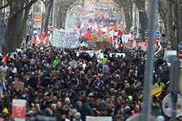 Mardi 31 janvier, 2,5 millions de personnes ont manifeste en France selon les syndicats, 1,27 million selon la police.
