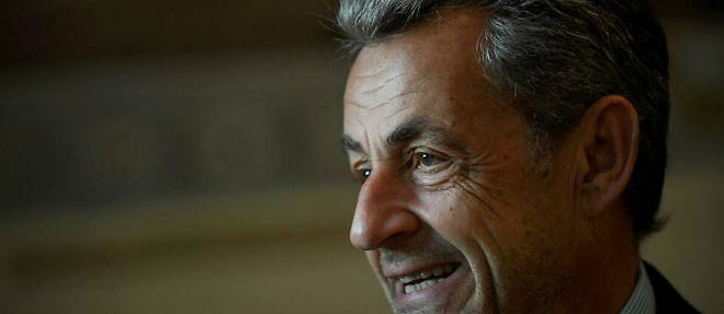 Nicolas Sarkozy, qui ne cache plus sa proximite avec Emmanuel Macron, et qui s'est fait desavouer par une partie des Republicains, s'etonne que les LR ne soient pas unanimes pour la reforme des retraites du gouvernement Borne.
