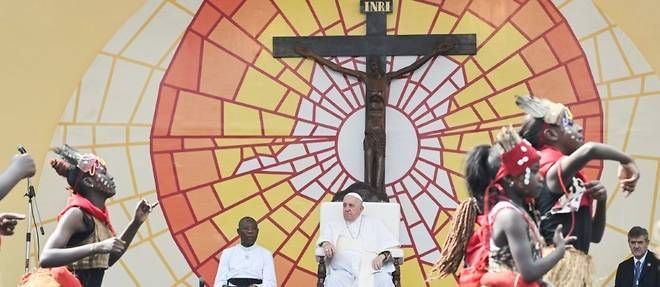 Le pape accueilli dans la liesse par les jeunes Congolais a Kinshasa