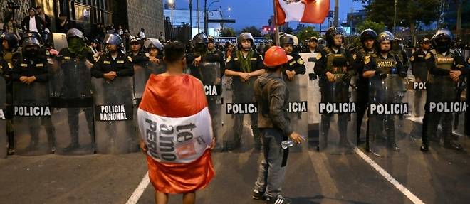 Perou: nouveau refus du Parlement, les manifestations se poursuivent