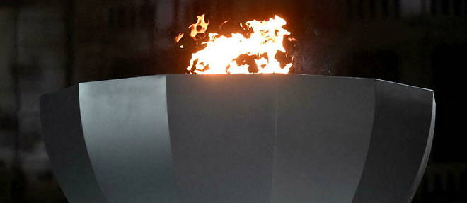 La flamme olympique arrivera a Paris le 14 juillet, une dizaine de jours avant le coup d'envoi des Jeux. 
