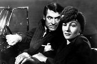 Cary Grant et Joan Fontaine dans  Soupcons  d'Hitchcock : le film et le film imagine au depart.
