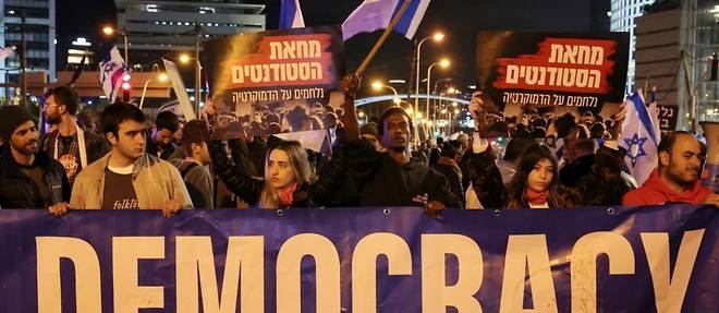 Des milliers de manifestants anti-Netanyahu a Tel-Aviv