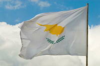 Le drapeau de Chypre.
