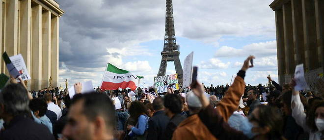 A demonstration at the Trocadero, in Paris, on September 25, 2022, in support of Iranians who are protesting against the Tehran regime.