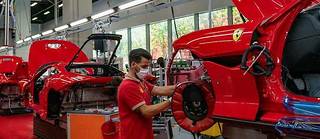 Un ouvrier debutant chez Ferrari en bas de l'echelle gagne en moyenne 22 000 euros bruts annuel. (Photo d'illustration)

