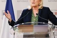 Retraites: Le Pen raille une &quot;n&eacute;gociation de marchands de tapis&quot; entre le gouvernement et LR