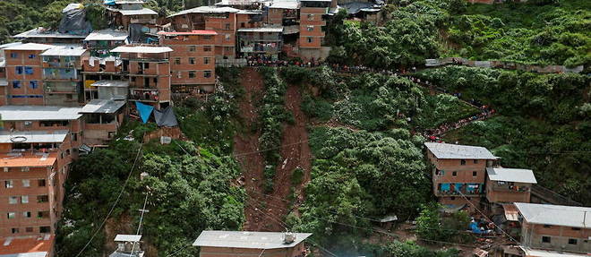 Le Perou est de plus en plus regulierement sujet aux glissements de terrain. 
