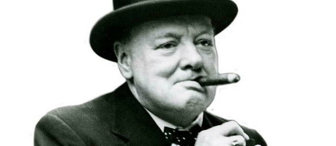  Winston Churchill, Premier ministre de la Grande-Bretagne, le 5 juin 1941, a Londres. Avec son attribut favori : son cigare 