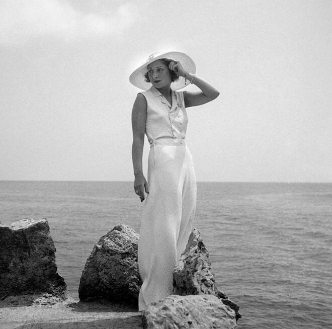 Photo de mode anonyme, 1934.
 ©  Agence Roger-Viollet