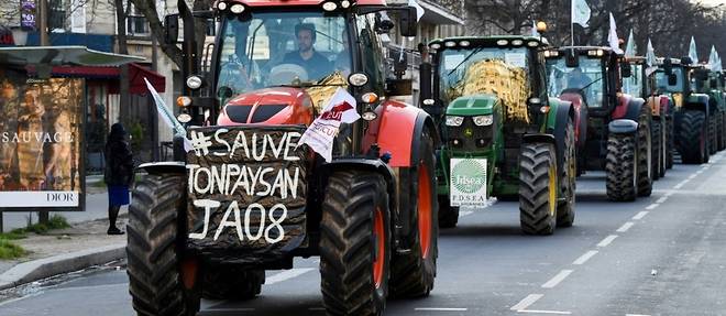 Des centaines de tracteurs au coeur de Paris, demonstration de colere des agriculteurs