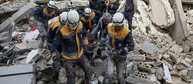 Seisme: les Casques blancs syriens pressent la communaute internationale d'aider les zones rebelles