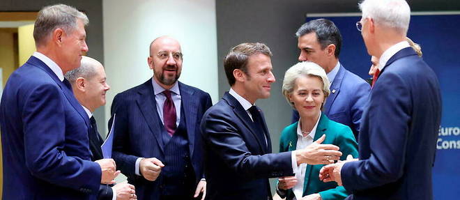 A Bruxelles, le 21 octobre 2022, le president Emmanuel Macron, la presidente de la Commission europeenne Ursula von der Leyen, le Premier ministre espagnol Pedro Sanchez, le president de la Roumanie Klaus Iohannis, le chancelier allemand Olaf Scholz et le president du Conseil europeen Charles Michel.
A Bruxelles, le 21 octobre 2022, le president Emmanuel Macron, la presidente de la Commission europeenne Ursula von der Leyen, le Premier ministre espagnol Pedro Sanchez, le president de la Roumanie Klaus Iohannis, le chancelier allemand Olaf Scholz et le president du Conseil europeen Charles Michel.