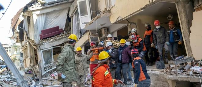 Plus de 20.000 morts dans le seisme en Turquie et Syrie