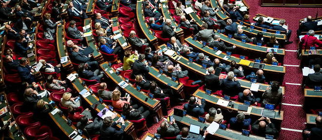 Les retraites des senateurs sont pointees du doigt par leurs homologues de l'Assemblee nationale.
