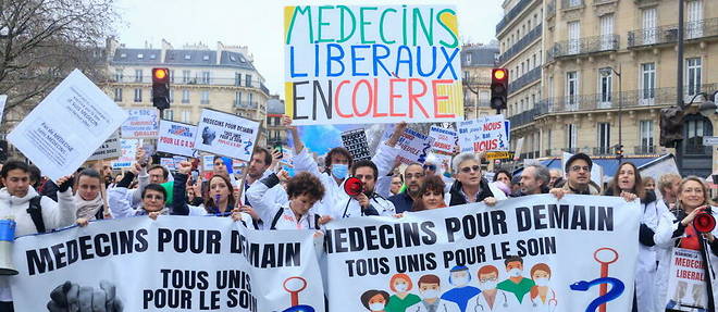 Au bord de la rupture avec l'Assurance maladie et le gouvernement, les medecins liberaux sont appeles a cesser le travail mardi et a manifester a Paris (image d'illustration).
