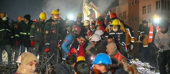Selon le dernier bilan diffuse mardi soir, pres de 40 000 personnes sont mortes apres le violent seisme qui a frappe la Turquie et la Syrie le 6 fevrier. Selon le dernier bilan diffuse mardi soir, pres de 40 000 personnes sont mortes apres le violent seisme qui a frappe la Turquie et la Syrie le 6 fevrier.