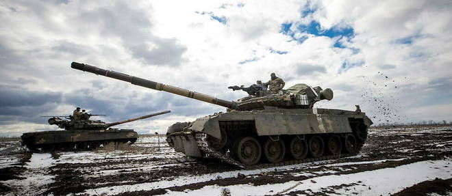 Des chars de l'armee ukrainienne sur la ligne de front, au sud-ouest de Donetsk, le 15 fevrier 2023.
