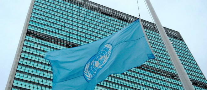 L'Assemblee generale de l'ONU exige le retrait immediat de l'armee russe en Ukraine.
