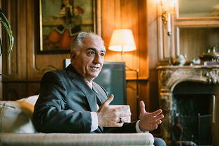 Reza Pahlavi à Paris, le 20 février 2023, lors de son entretien avec  «Le Point ».
