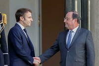 Francois Hollande reapparait chaque fois que l'actualite lui semble propice a se valoriser aux depens de son successeur.
