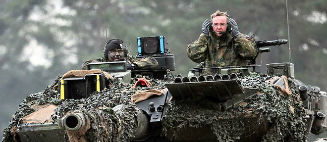 Le 1er fevrier, Boris Pistorius grimpait dans un Leopard 2A6.
