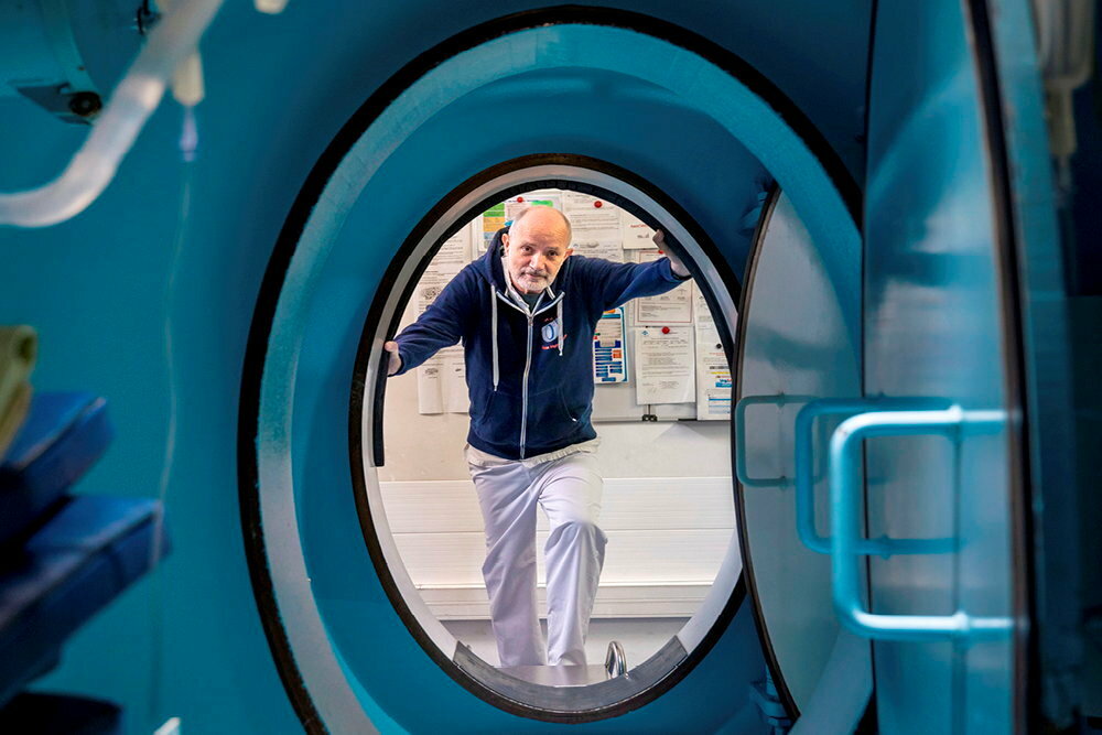 Pressurizes.  Dr. Andreas Kauert, head of department in the hyperbaric oxygen treatment unit of the University Hospital of Nice, is invited to present this technique during the inaugural evening of the Neuroplanete forum, on March 9.