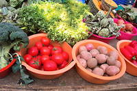 Les vitamines contenues naturellement dans les fruits et legumes frais sont sensibles.
